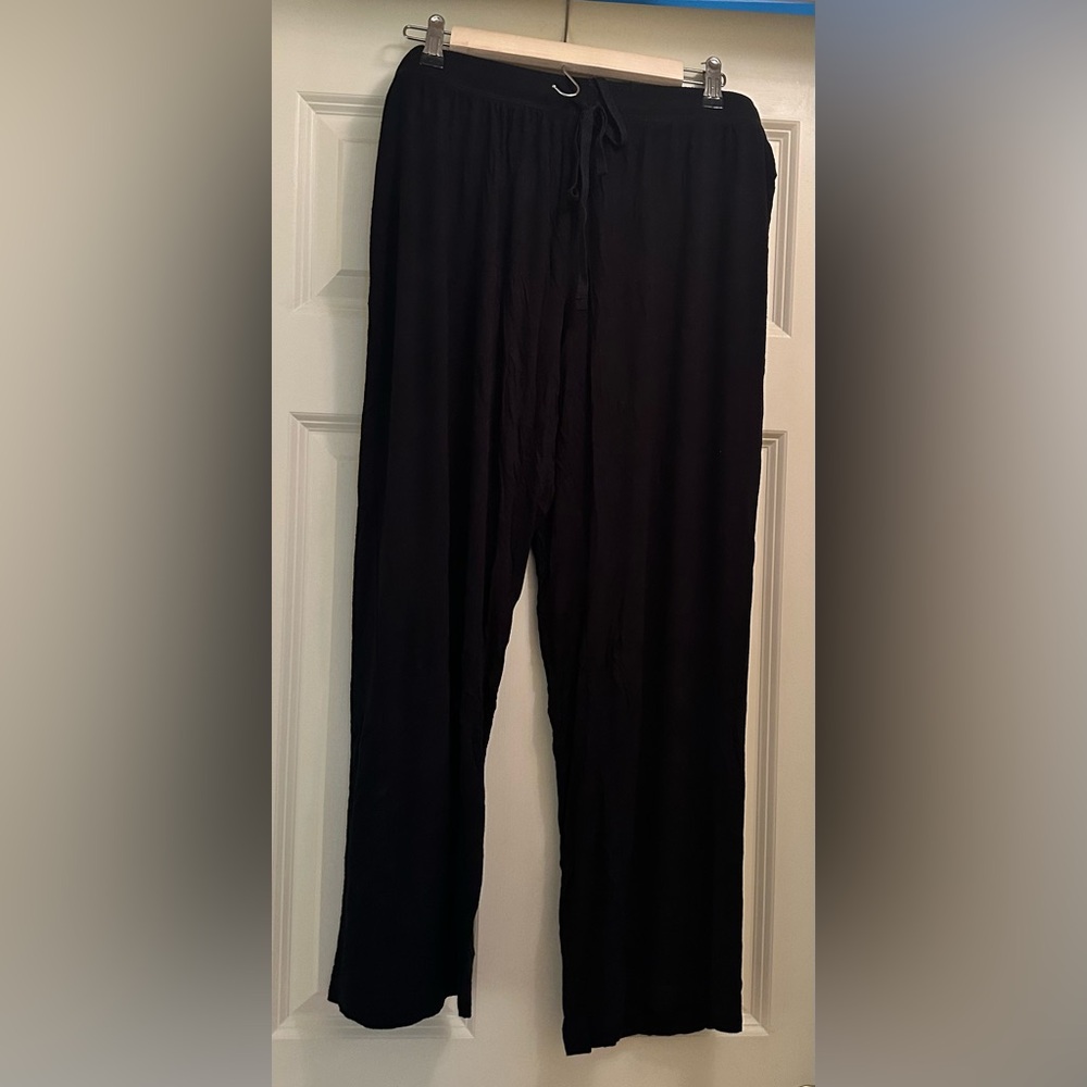 Rene Rofe black sleep pants. Lightweight and stretchy comfortable fabric.